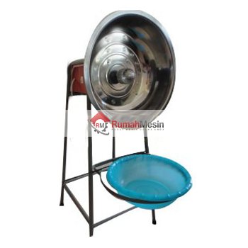 pemarutan kelapa untuk produksi