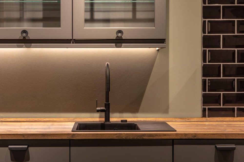 Sink Dapur Modern Undermount untuk Tampilan Dapur yang Lebih Rapi